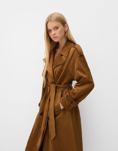 Abrigo Trench Efecto Ante Mujer M-L - Bershka - Modalova