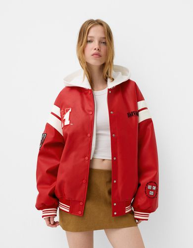 Cazadora Varsity Oversize Efecto Piel Mujer L - Bershka - Modalova