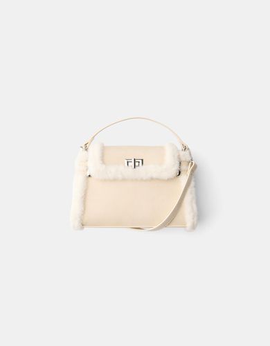 Bolso Caja Efecto Pelo Mujer - Bershka - Modalova