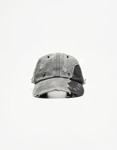 Gorra Piercing & Eyelets Hombre - Bershka - Modalova