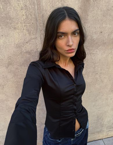 R M Negro" - Bershka - Modalova