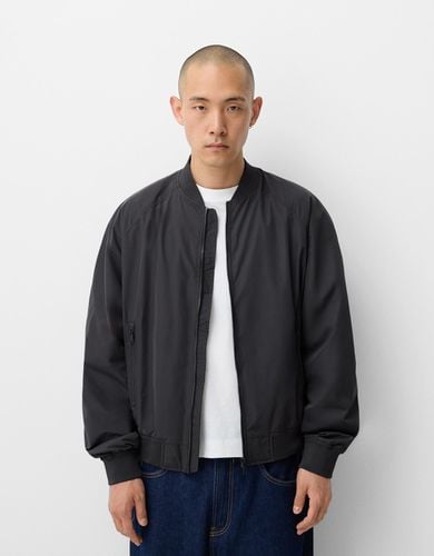 Cazadora Bomber Ligera Hombre Xl - Bershka - Modalova