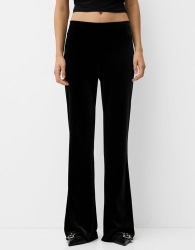 Pantalón Flare Velvet Mujer M - Bershka - Modalova