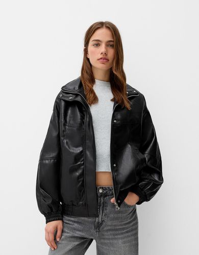 Cazadora Oversize Efecto Piel Mujer L - Bershka - Modalova