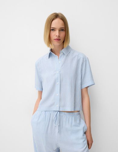 Camisa Manga Corta Rayas Mujer M - Bershka - Modalova