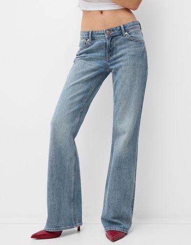 Jeans Bootcut Low Waist Mujer 32 - Bershka - Modalova