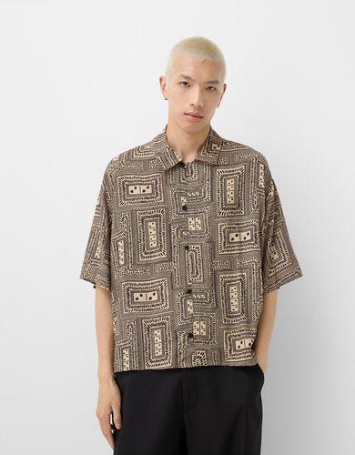 Camisa Manga Corta Boxy Estampada Hombre L - Bershka - Modalova