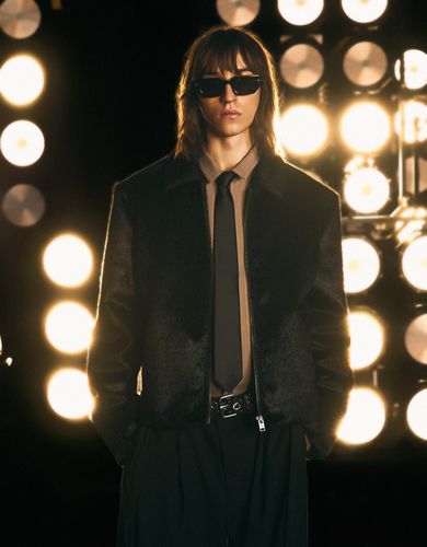 Cto Pelo Hombre M Negro" - Bershka - Modalova