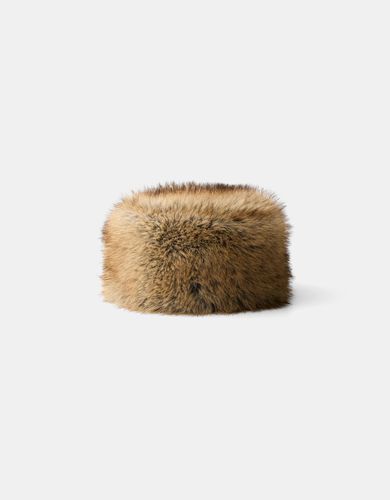 Gorro Efecto Pelo Mujer - Bershka - Modalova