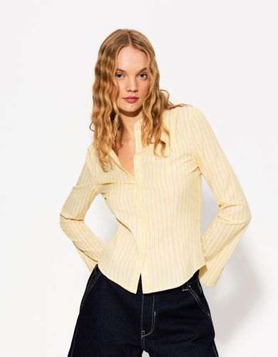 Camisa Entallada Manga Campana Mujer Xs - Bershka - Modalova
