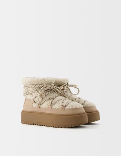 Botines Borreguillo Detalle Cordones Mujer 35 - Bershka - Modalova