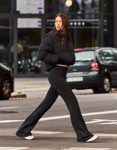 A Pantalón Flare Soft Con Modal Mujer Xl " - Bershka - Modalova