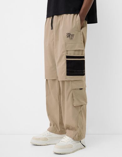 Pantalón Wide Técnico Cargo Hombre M - Bershka - Modalova