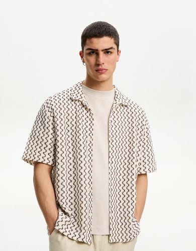 Camisa Manga Corta Rústica Hombre M - Bershka - Modalova