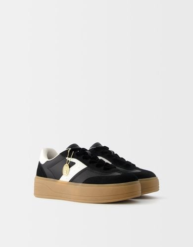 Zapatilla Retro Plataforma Mujer 35 - Bershka - Modalova