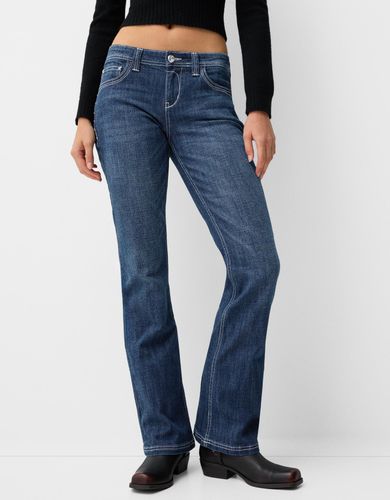 Jeans Bootcut Low Waist Bordado Mujer 34 - Bershka - Modalova