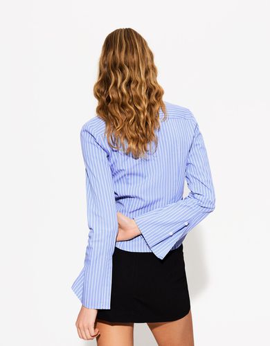 Camisa Entallada Manga Campana Mujer M - Bershka - Modalova