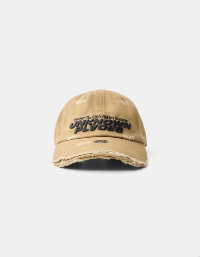 Bershka Gorra Rotos Hombre Marrón - Bershka - Modalova