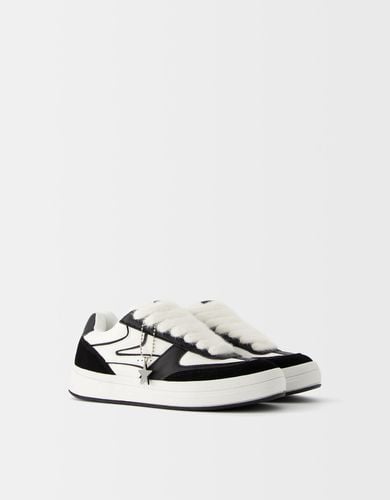 Zapatillas Skate Detalle Llavero Mujer 41 - Bershka - Modalova