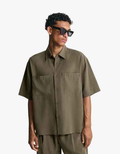 Misa Manga Corta Boxy Hombre Xs " - Bershka - Modalova