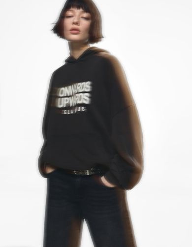 A Print Mujer M Gris" - Bershka - Modalova