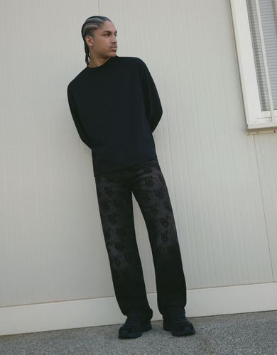 Ht Laser Print Hombre 32 Negro" - Bershka - Modalova