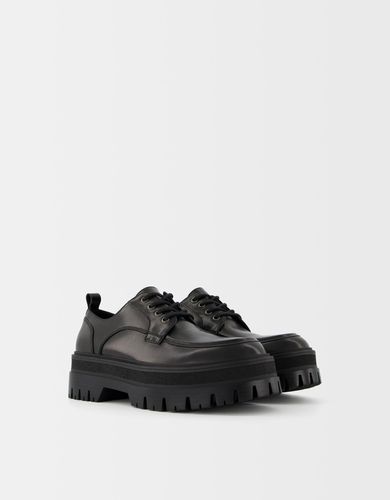 Zapato Acordonado Suela Track Hombre 40 - Bershka - Modalova