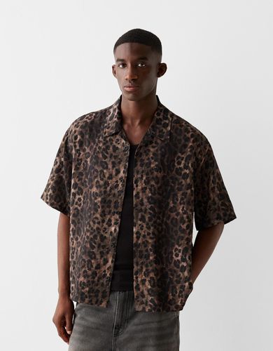 Camisa Manga Corta Animal Print Hombre M - Bershka - Modalova