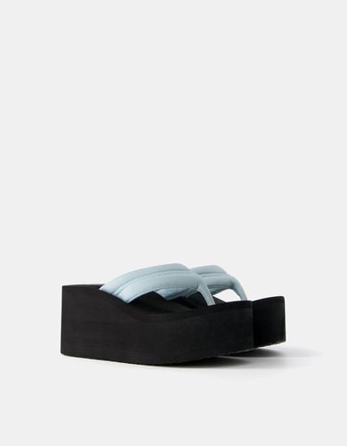 Sandalia Plataforma Acolchada Mujer 40 - Bershka - Modalova