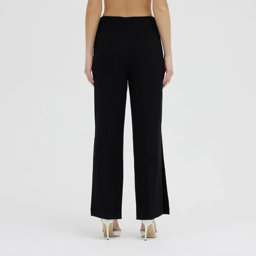 Elegant Wide-Leg Split Pants - Moschino - Modalova