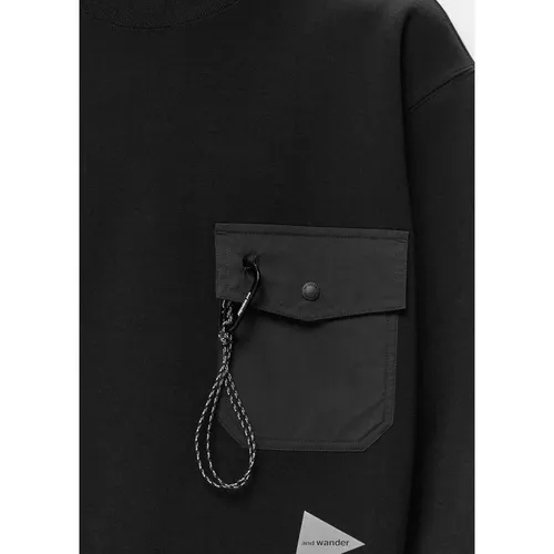 Minimalist Black Sweater - And Wander - Modalova