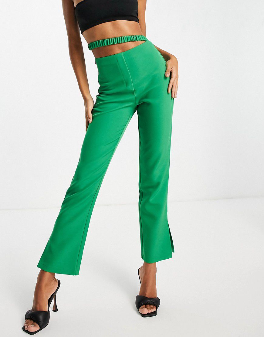 Pantaloni con dettaglio con elastico in vita colore in coordinato - 4th & Reckless - Modalova