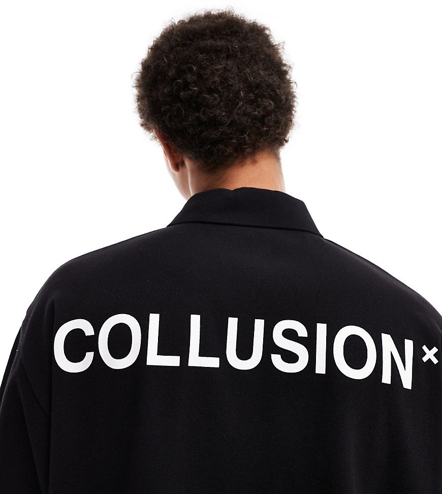 T-shirt stile polo nera con stampa sulla schiena - Collusion - Modalova