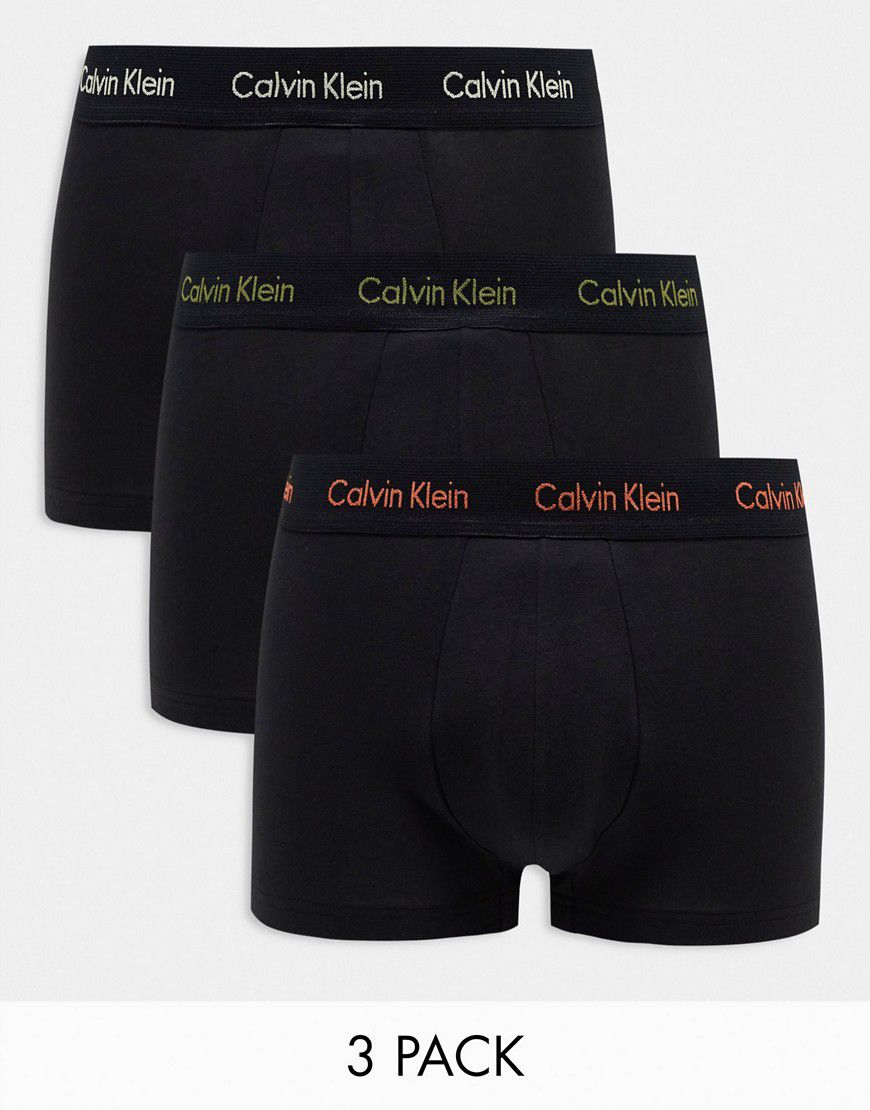 Confezione da 3 paia di boxer aderenti a vita bassa neri con fascia in vita con logo a contrasto - Calvin Klein - Modalova