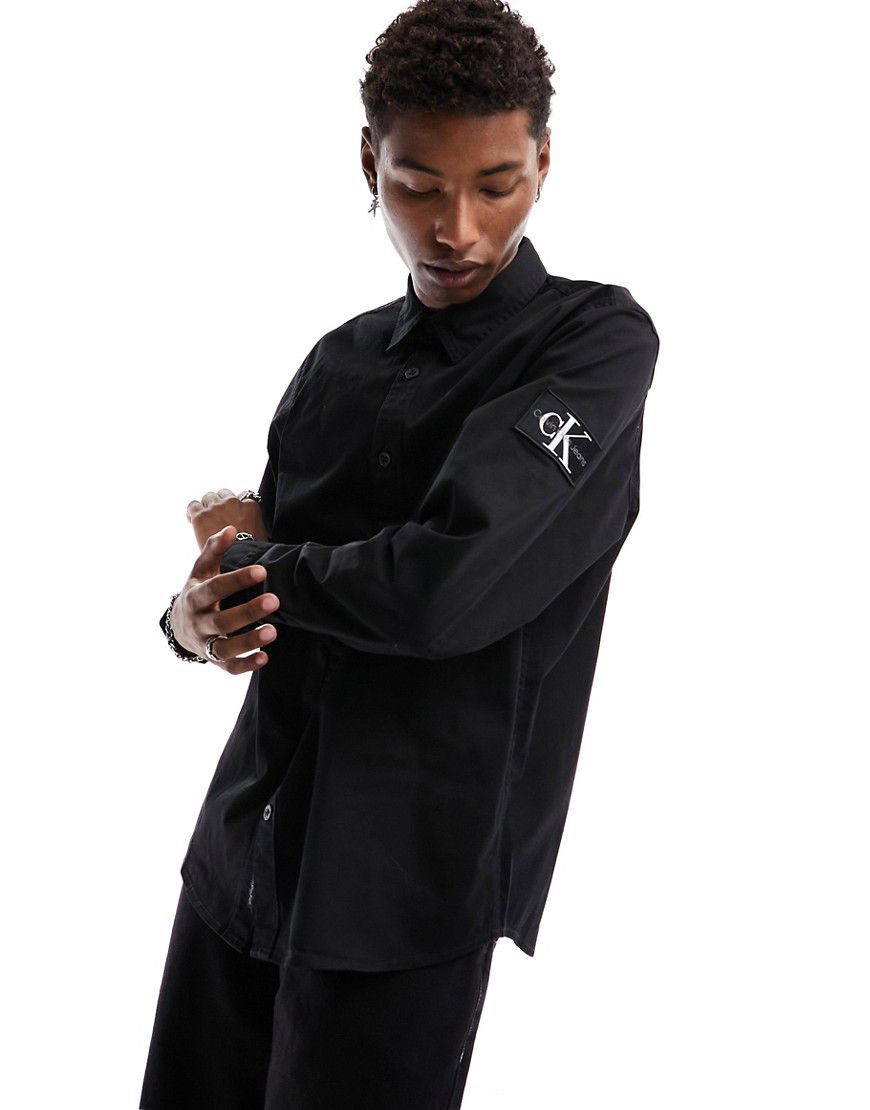Camicia comoda nera con monogramma del logo applicato - Calvin Klein Jeans - Modalova