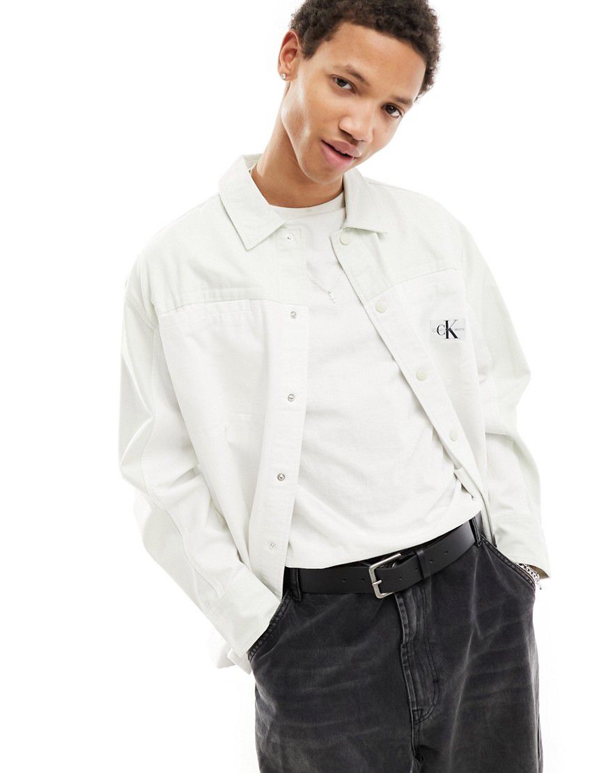 Camicia giacca lavaggio con stemma a blocco - Calvin Klein Jeans - Modalova