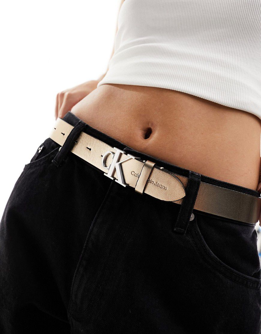 Cintura in pelle color mandorla ghiacciata con monogramma - Calvin Klein Jeans - Modalova