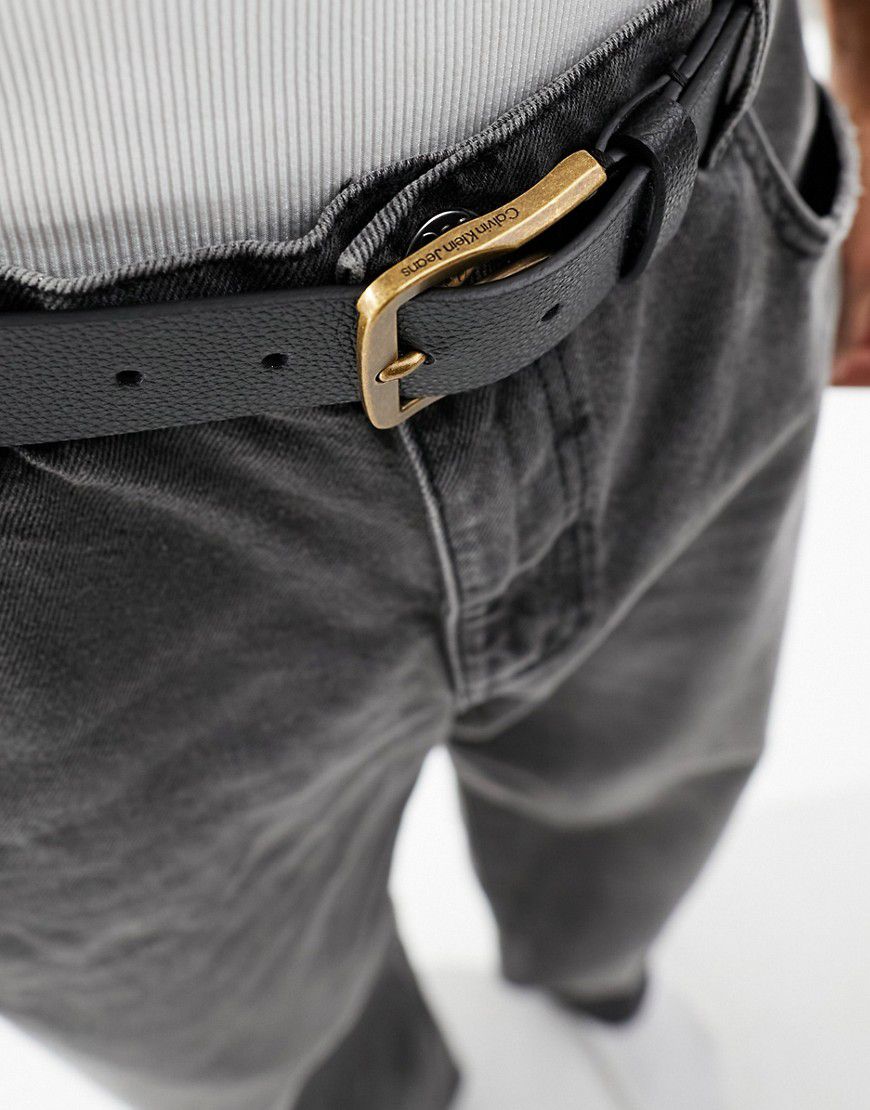 Cintura in pelle classica piatta da 35 mm nera/ottone antico - Calvin Klein Jeans - Modalova