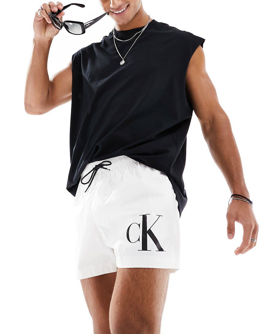 Pantaloncini da bagno corti bianchi con monogramma e coulisse - Calvin Klein - Modalova