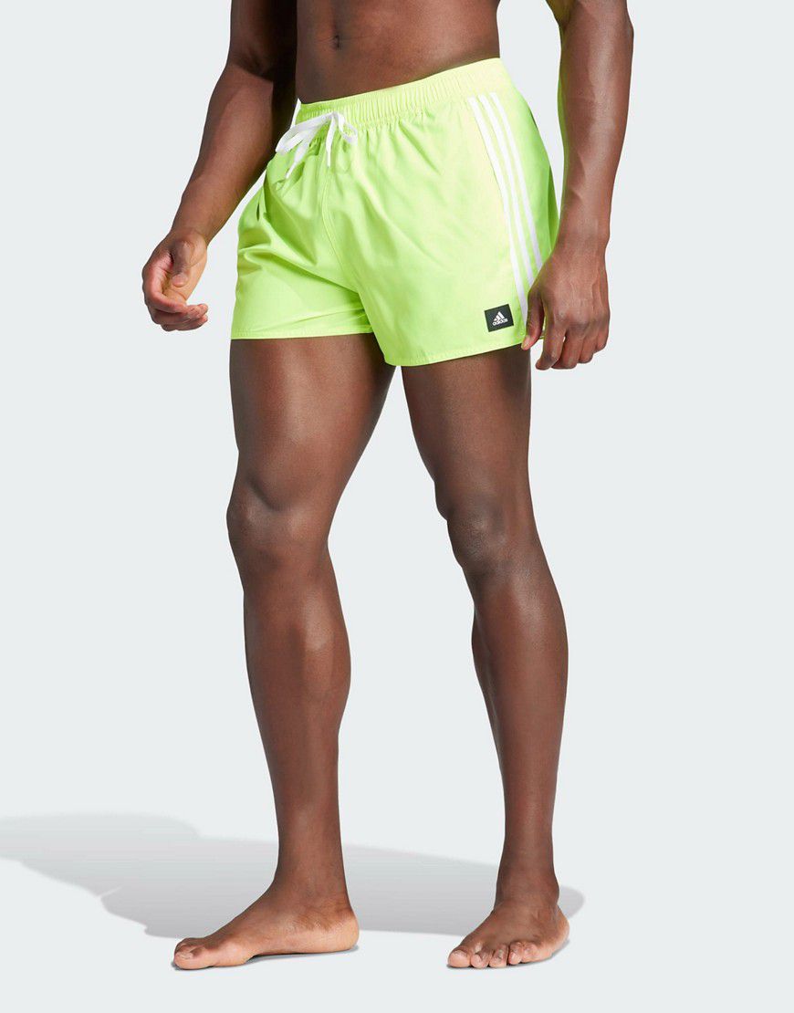 Adidas - CLX - Pantaloncini da bagno molto corti verdi con 3 strisce - adidas performance - Modalova