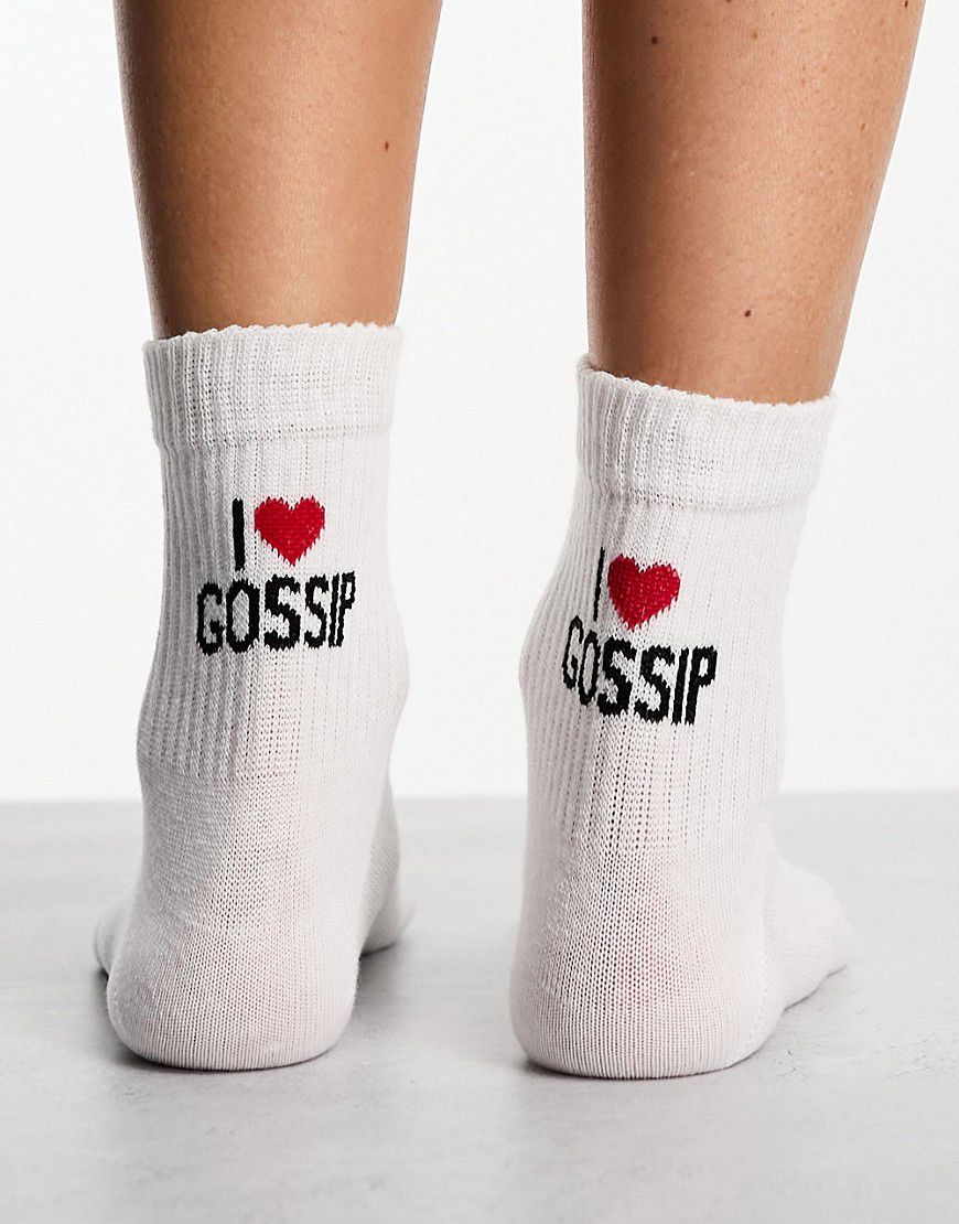 Calzini sporco con scritta "I love gossip" - ASOS DESIGN - Modalova