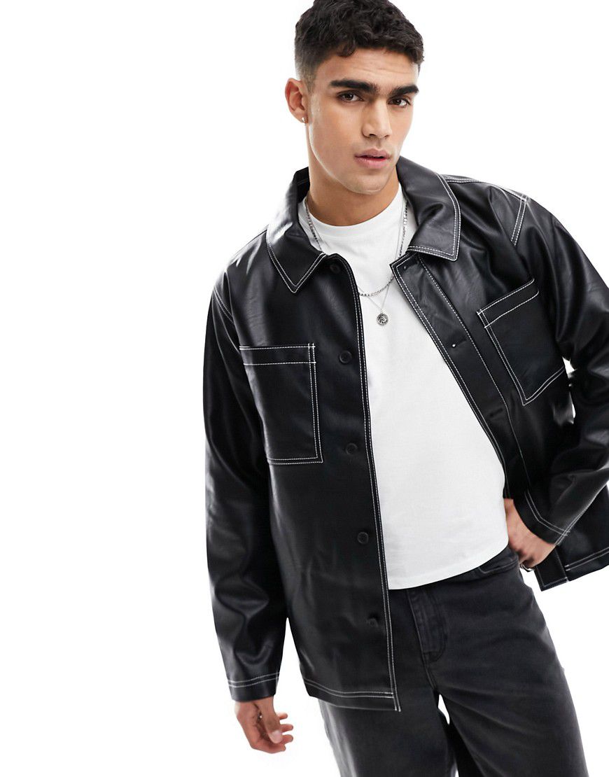 Camicia giacca oversize in pelle sintetica nera con cuciture a contrasto - ASOS DESIGN - Modalova