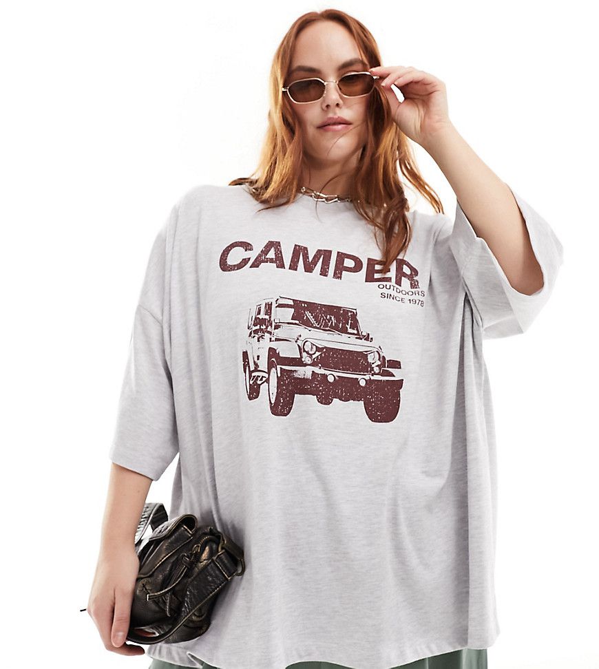ASOS DESIGN Curve - T-shirt oversize color ghiaccio mélange con stampa "Camper" - ASOS Curve - Modalova
