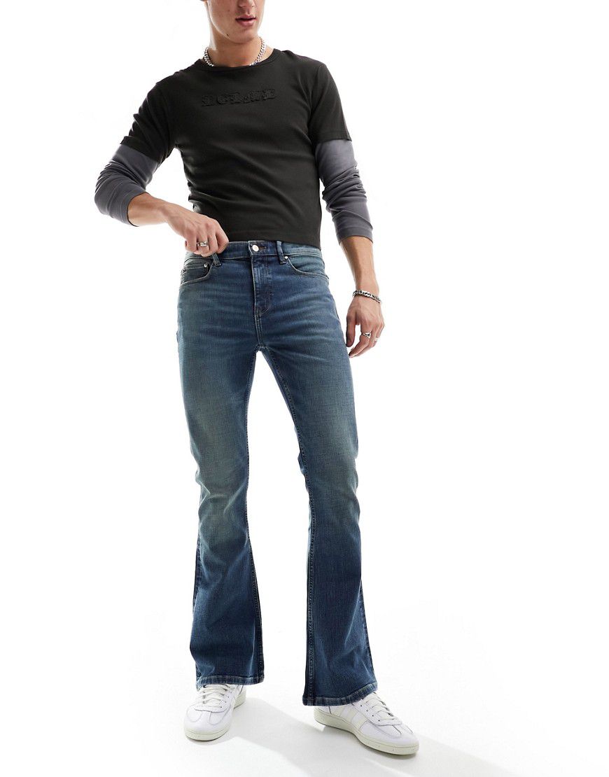 Jeans a zampa color lavaggio tinto - ASOS DESIGN - Modalova