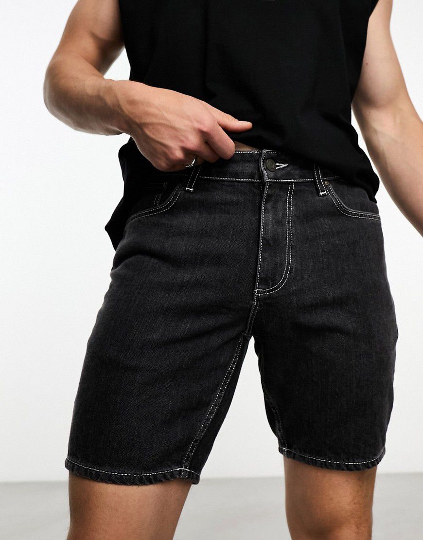 Pantaloncini di jeans classici rigidi neri con cuciture a contrasto - ASOS DESIGN - Modalova