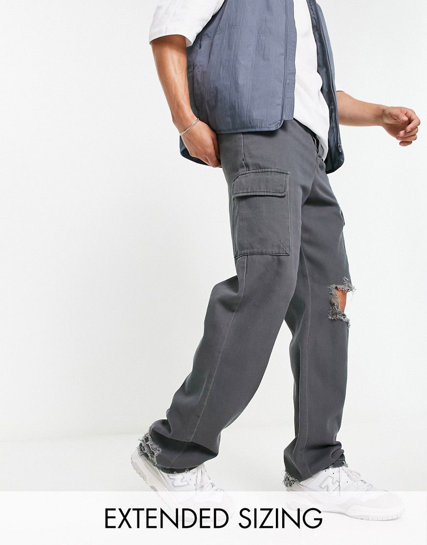 Pantaloni cargo comodi con strappo al ginocchio - ASOS DESIGN - Modalova