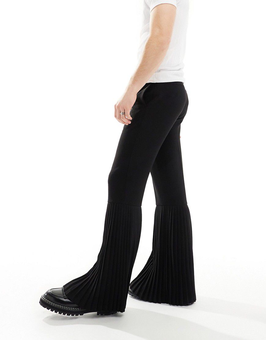Pantaloni eleganti skinny a zampa neri con fondo a pieghe - ASOS DESIGN - Modalova