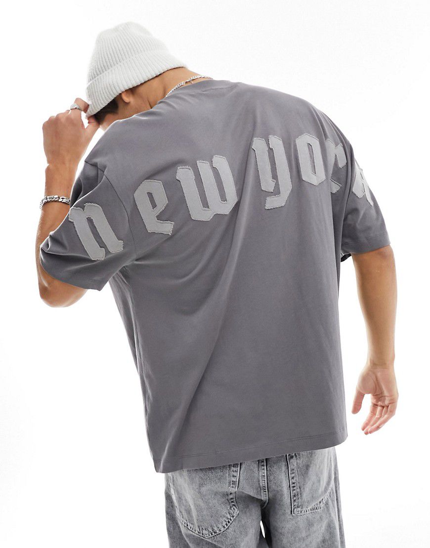 T-shirt oversize grigia con stampa di città applicata sul retro - ASOS DESIGN - Modalova