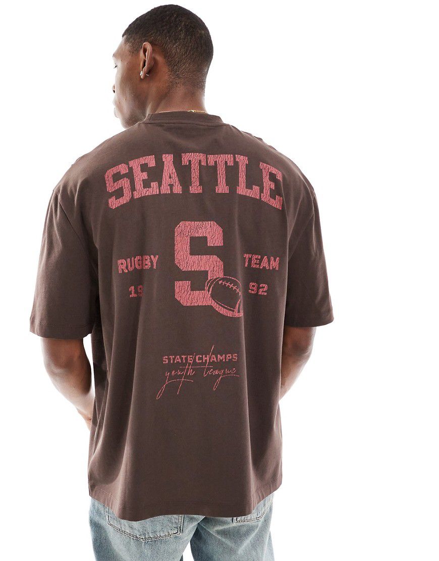T-shirt oversize scuro con stampa sportiva "Seattle" sul retro - ASOS DESIGN - Modalova