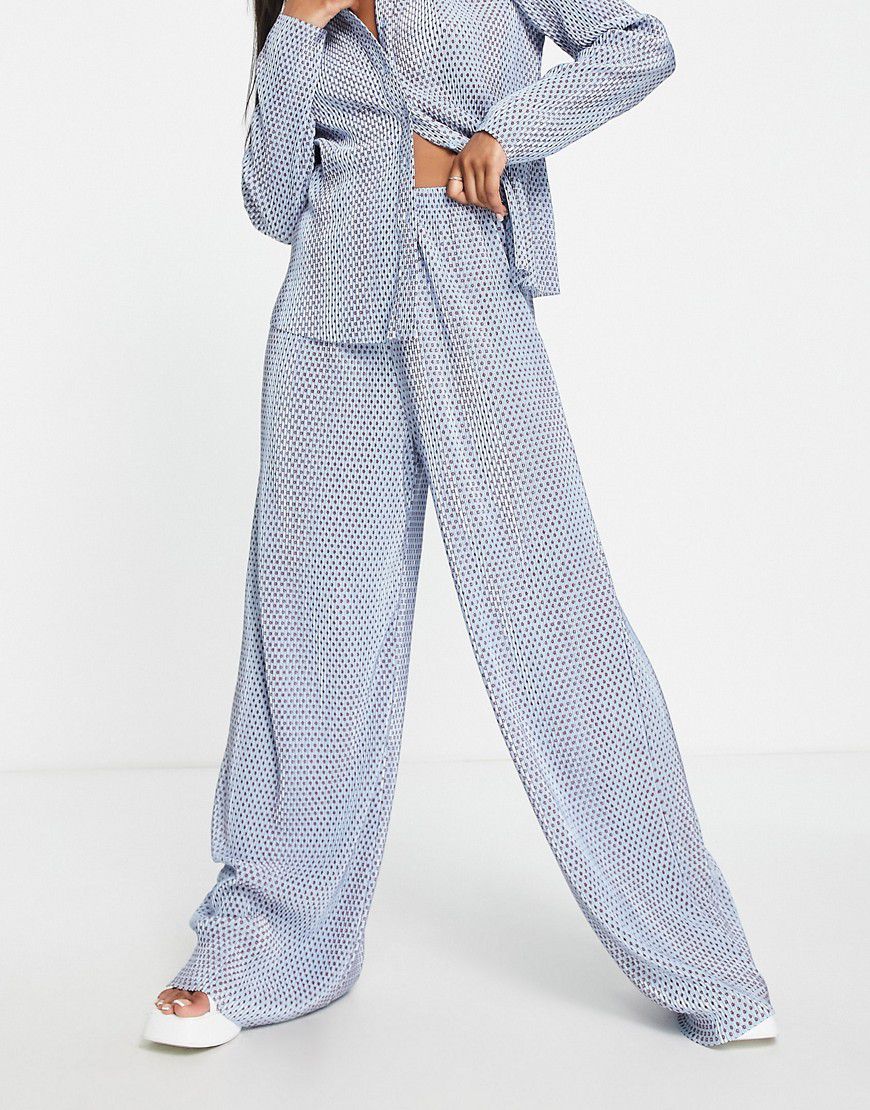Pantaloni a fondo ampio plissé blu a pois in coordinato - Glamorous - Modalova